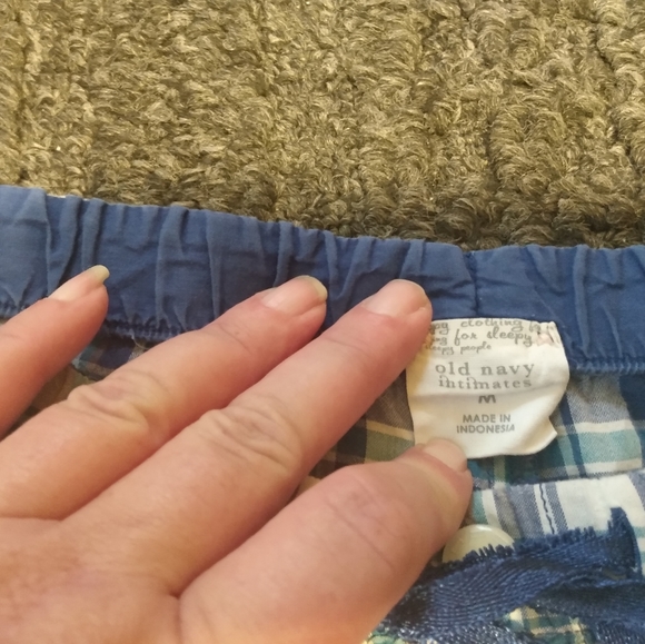 Old Navy Plaid Sleep Shorts - Picture 3 of 3